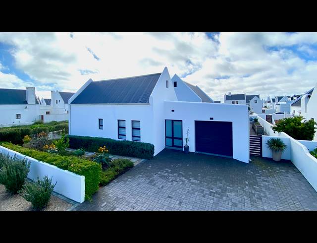4 BEDROOM HOUSE FOR SALE IN DWARSKERSBOS